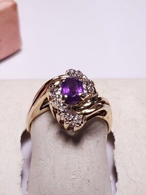Estate .48ctw Natural Oval Amethyst & Diamond Offset 14Kt Yellow Gold Ring#24606